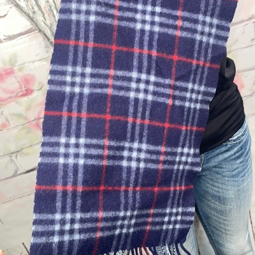 Burberry Vintage cashmere scarf 🧣 - Picture 4 of 5